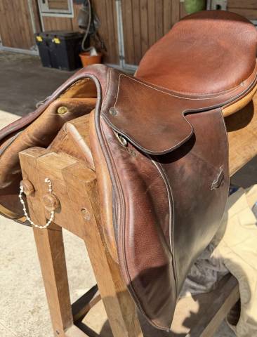 Tr&egrave;s belle selle Herm&egrave;s mixte.&nbsp;