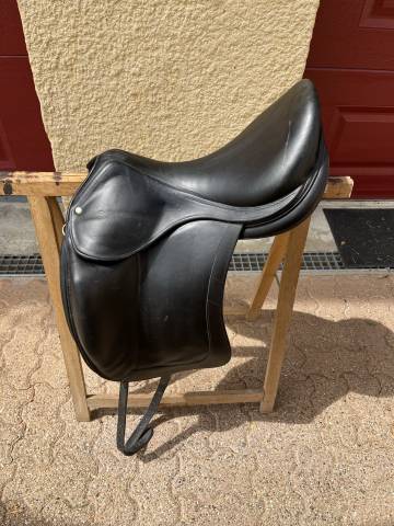 Selle de dressage