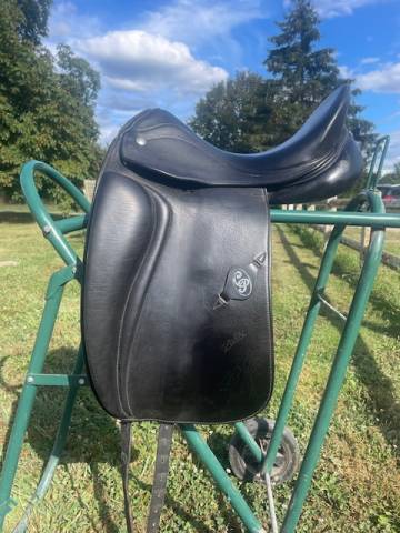 Selle de dressage