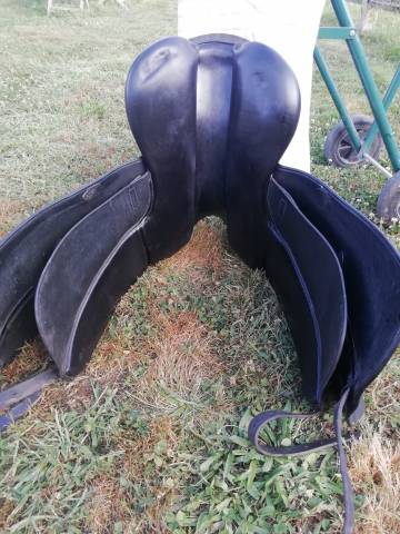 Selle de dressage