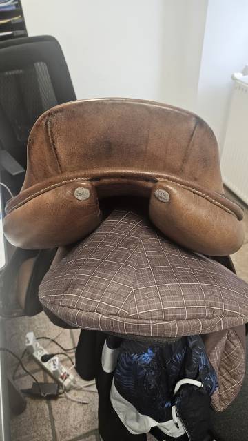 Selle CSO Treadstone 17,5 pouces en cuir