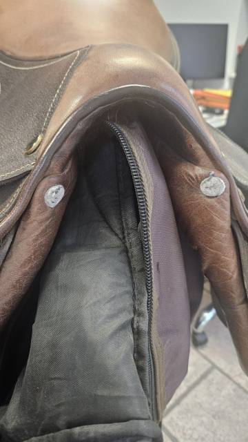 Selle CSO Treadstone 17,5 pouces en cuir