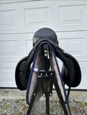 Selle de dressage 