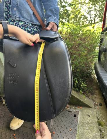 Selle de dressage 