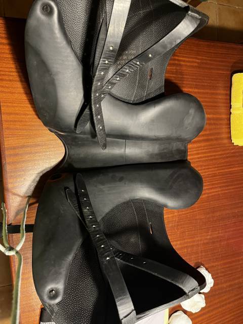 Selle de dressage Arion 17 pouces