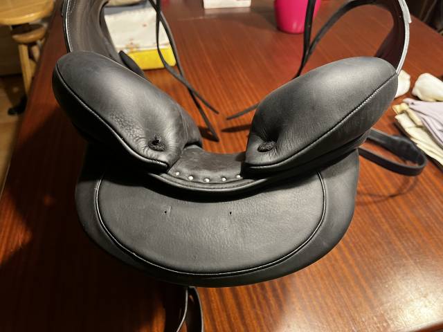 Selle de dressage Arion 17 pouces