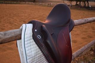 Selle devoucoux dressage 17,5