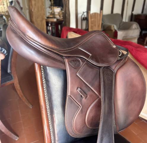 Selle ANTARES SIGNATURE doubl&eacute;e veau T18 1350 euros