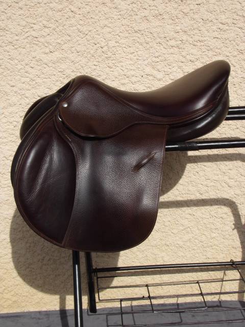 Selle Obstacle Childeric en superbe &eacute;tat 17'5