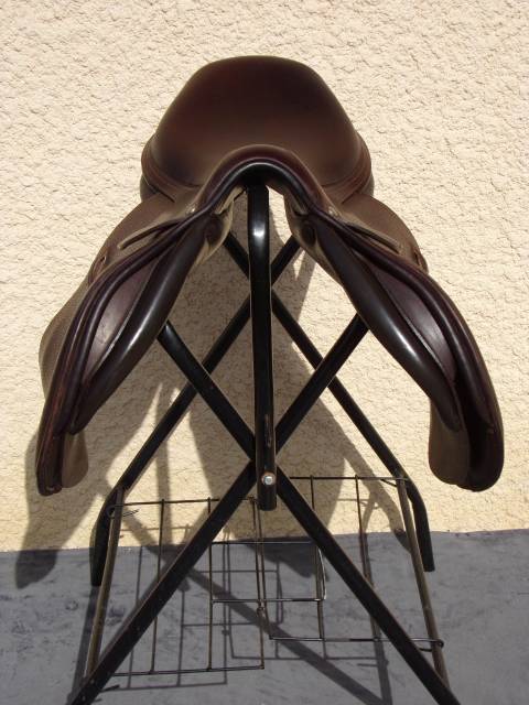 Selle Obstacle Childeric en superbe &eacute;tat 17'5