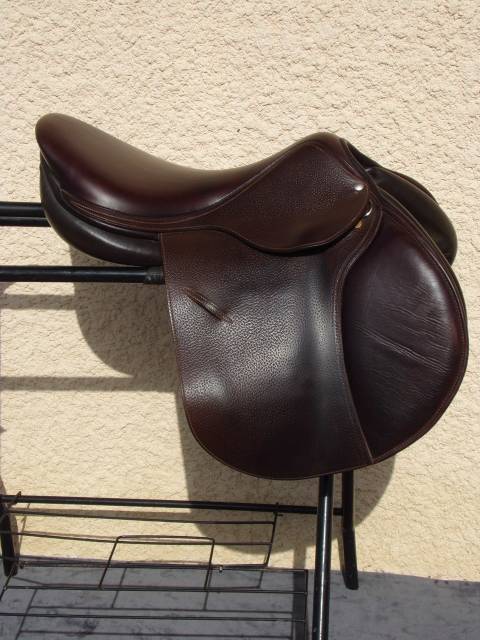 Selle Obstacle Childeric en superbe &eacute;tat 17'5