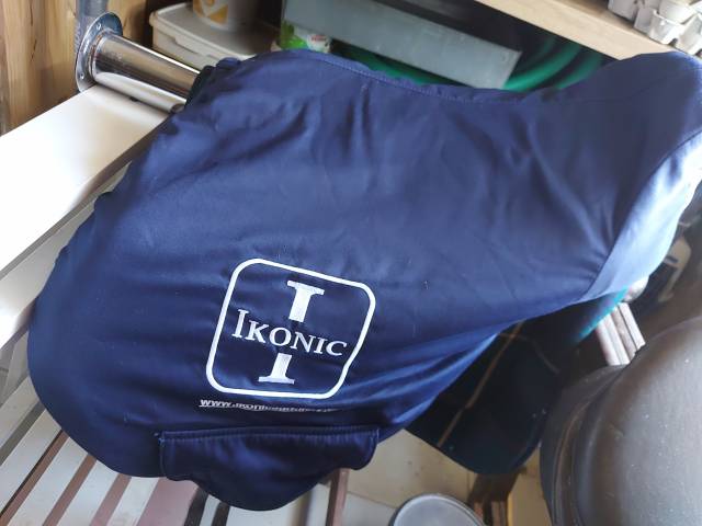 Selle ikonic light horse Ball 