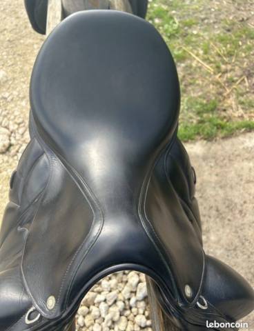 Selle de dressage Devoucoux 