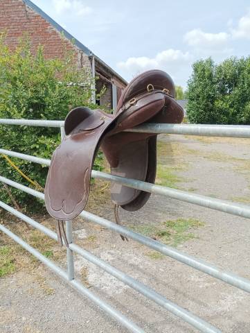 Selle randonn&eacute;e stock 