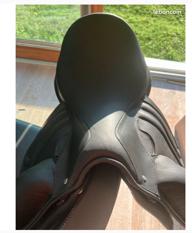   Selle de dressage double quartier , taille 16, neuve,