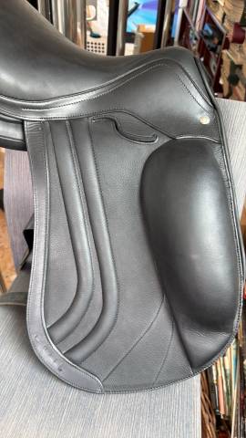   Selle de dressage double quartier , taille 16, neuve,