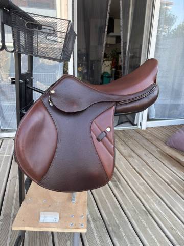 Selle Equeen Saddle