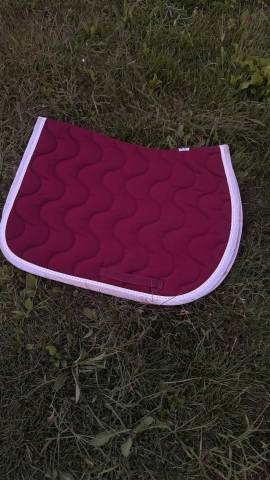Tapis p&eacute;n&eacute;lope bordeaux