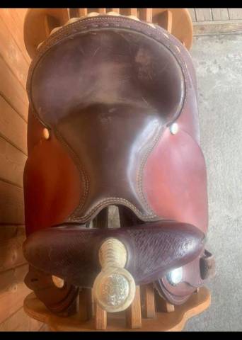 Selle am&eacute;ricaine Continental 16"