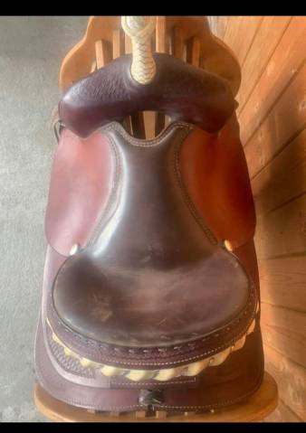 Selle am&eacute;ricaine Continental 16"