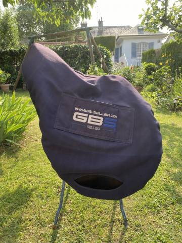 Selle GBS 17 &ndash; si&egrave;ge semi-creux &ndash; tr&egrave;s bon &eacute;tat