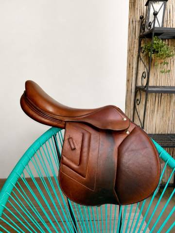 Selle Renaissance doublee veau 18 pouces