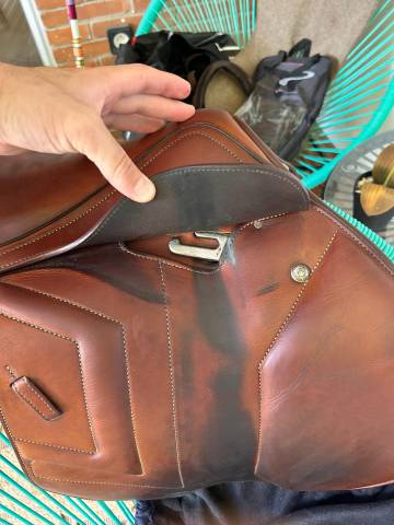 Selle Renaissance doublee veau 18 pouces
