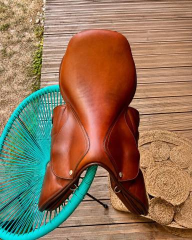 Selle Renaissance doublee veau 18 pouces