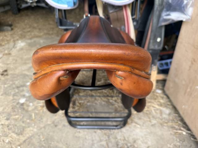 Selle Butet + &eacute;quipement 