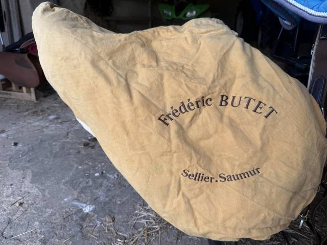 Selle Butet + &eacute;quipement 