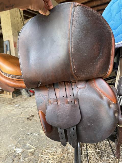 Selle Butet + &eacute;quipement 
