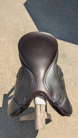 Selle Ikonic