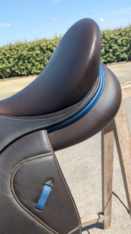 Selle Ikonic