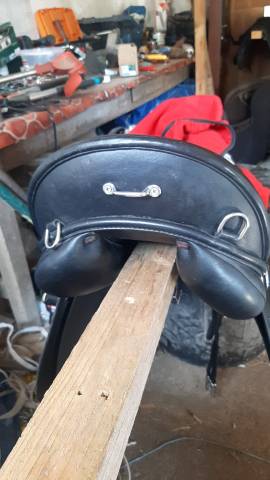 Selle trekking supr&ecirc;me avec arcons interchangeables 