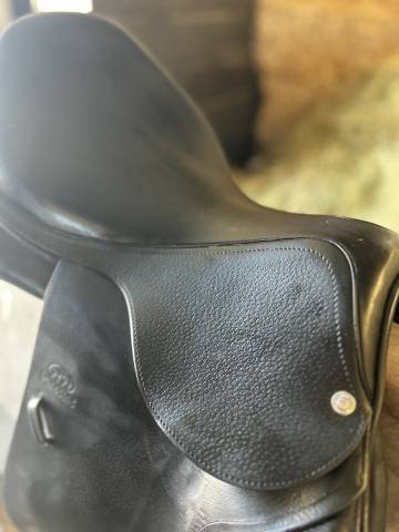 Selle Devoucoux Biarritz O noire 17,5&rsquo; 2021