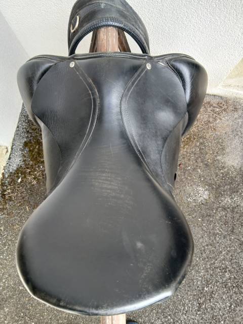 Selle Fouganza 17&rsquo;5 noire