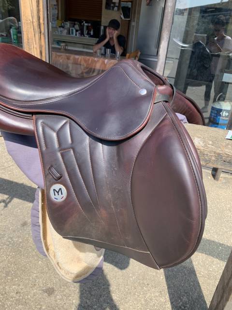Selle Meyer 17 pouces mod&egrave;le Marianne 