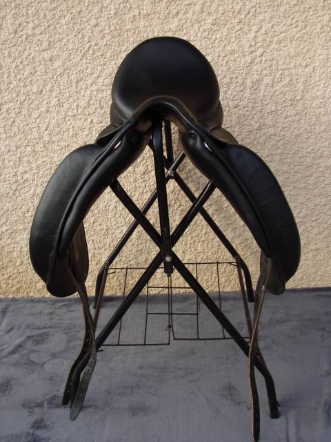 Selle dressage Childeric 17'5 petit prix 