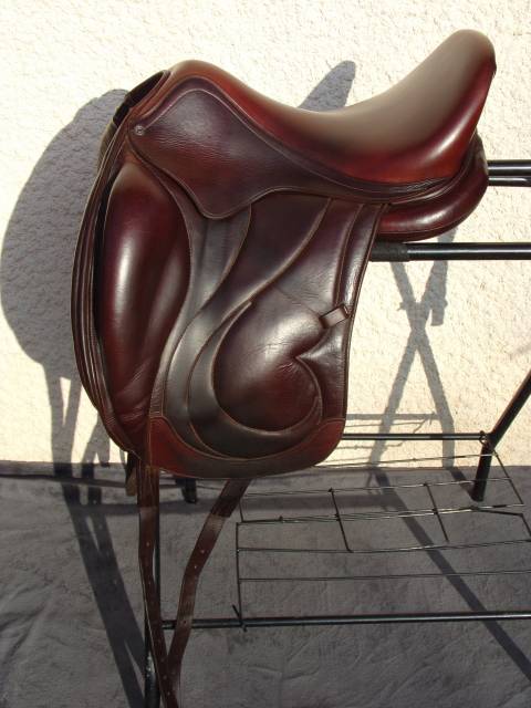 Selle Dressage Antares Cadence 17'