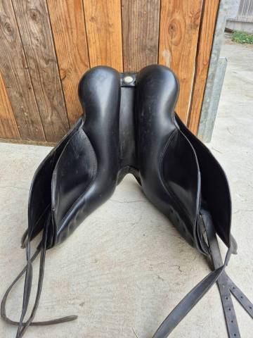 Selle de dressage Bates Isabell Werth en cuir noir, tai