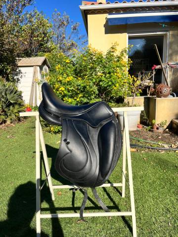 Selle dressage Antar&egrave;s 17,5