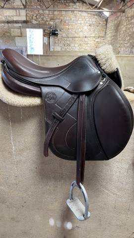 Selle Antares de 2023- 17 pouces - quartier 3A