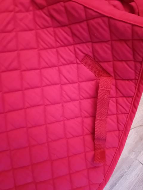 Tapis de selle rouge