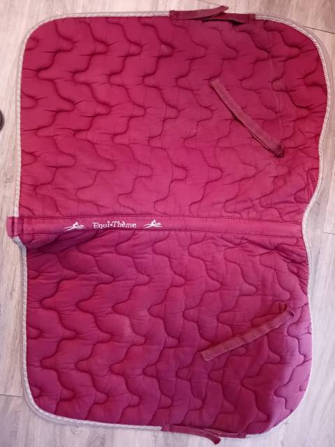 &nbsp;Tapis de selle bordeaux 
