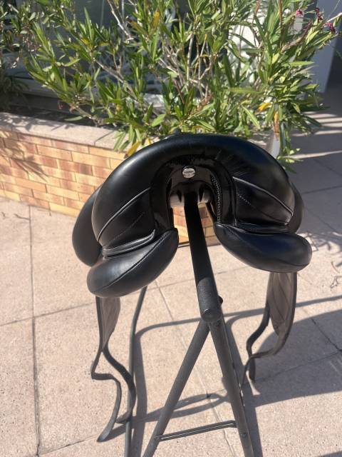 Selle dressage Devoucoux 
