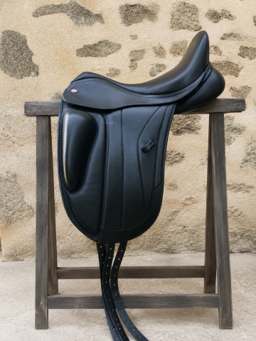 Kent and masters comp&eacute;tition dressage monoquartier 17"