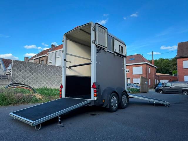 Ifor Williams HB403 de 2018, un van 1,5 place