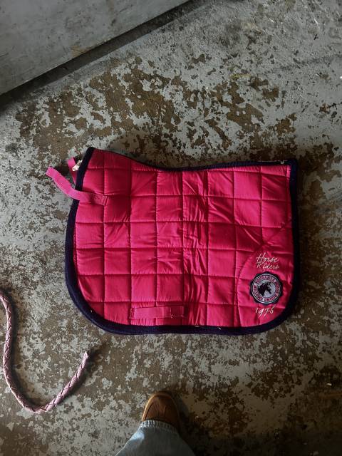 Tapis d&rsquo;&eacute;quitation rose fouganza