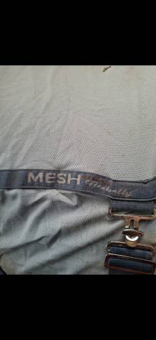 Couverture anti mouche 150