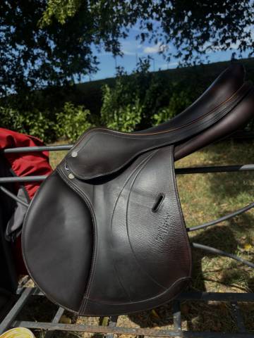 Selle &eacute;quipe Expression 17,5" - cuir - quartiers